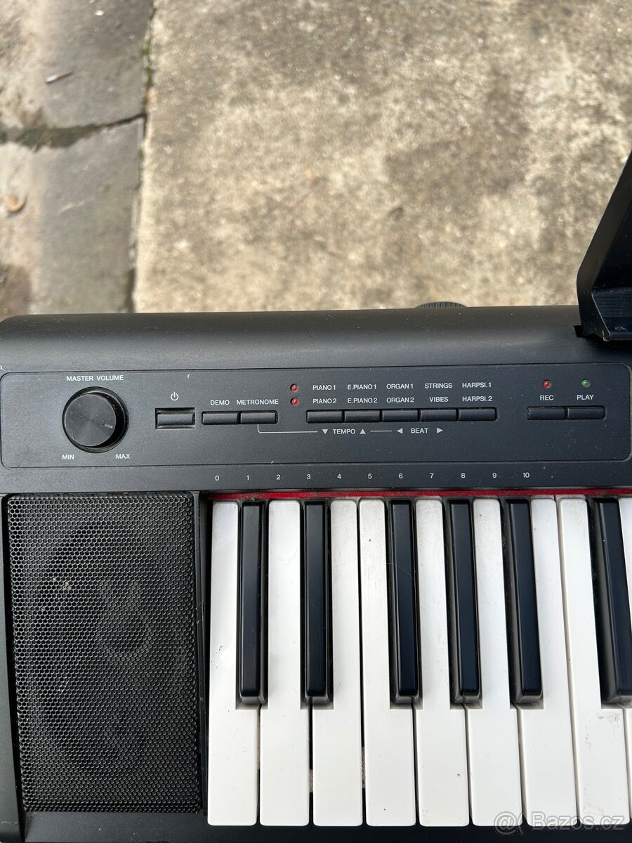 Yamaha Piaggero piano - 7