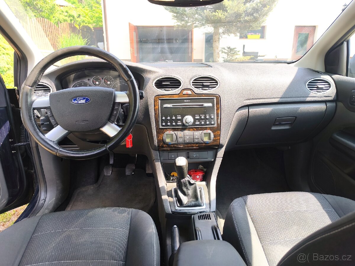 Ford Focus MK2 1.6i Ghia - 7