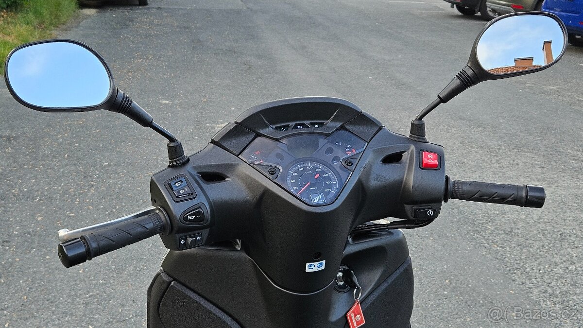 Honda SH 300i - 7