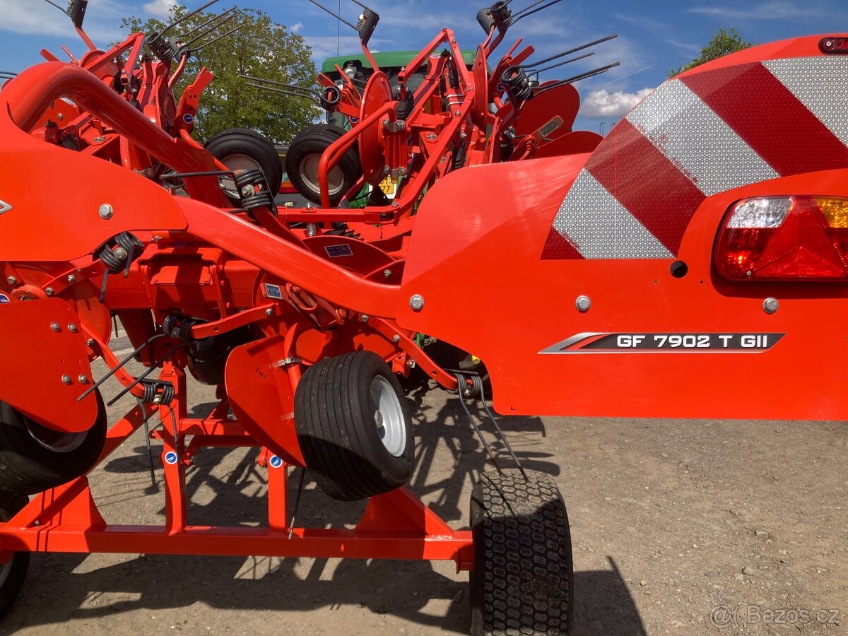 Prodám obraceč píce Kuhn 8 rotorů - 7