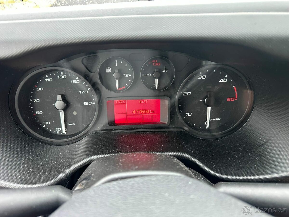 Prodám Iveco Daily 35S16, 2,3 L, rok 2021 - 7