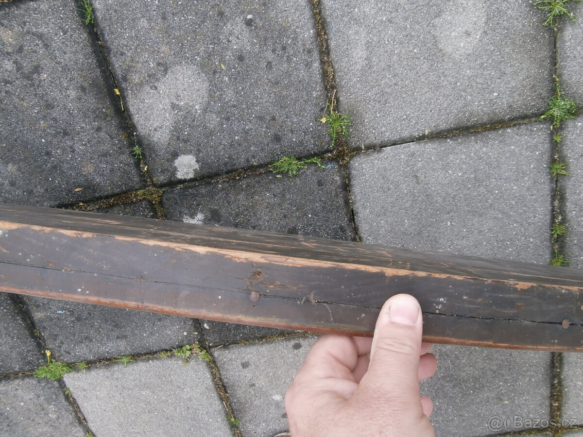 Starožitná dřevěná nástavba lišta vyřezávaná za 600 kč - 7