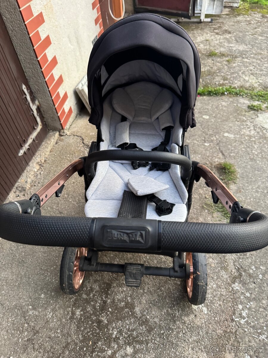 Kočárek Junama - 7