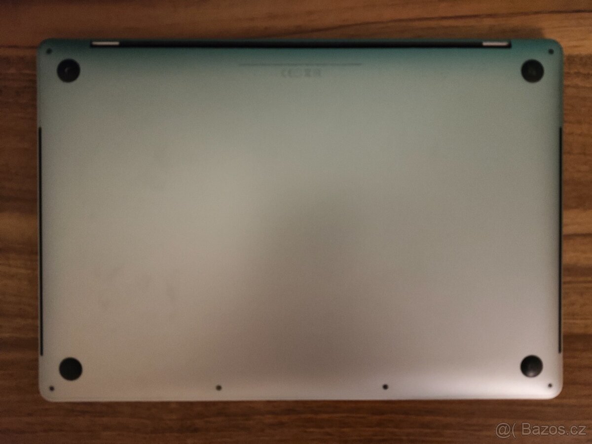 MacBook Pro 15 A1707 | i7 • 16GB • 512GB - 7