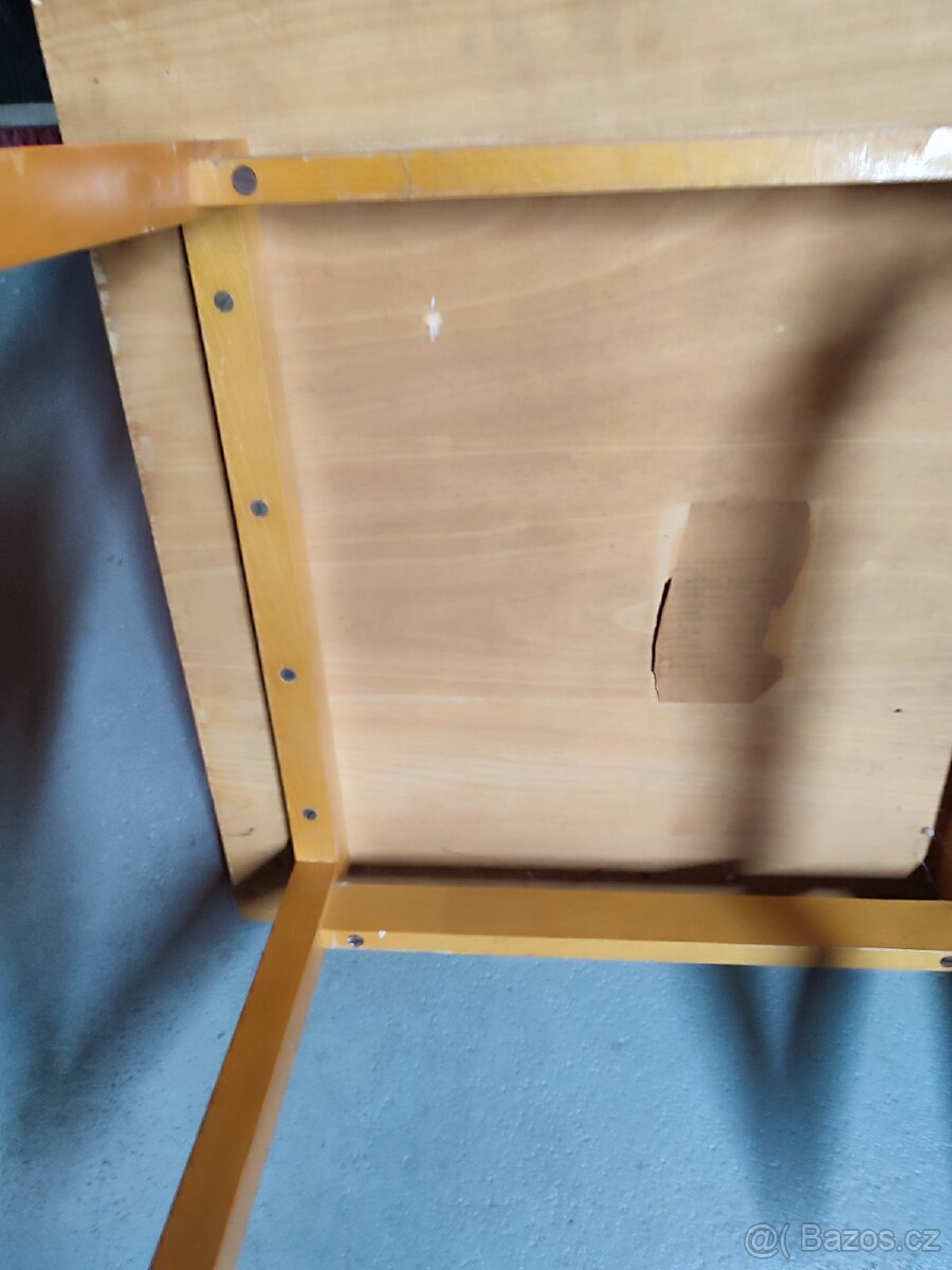 Konferenční stolek - 7