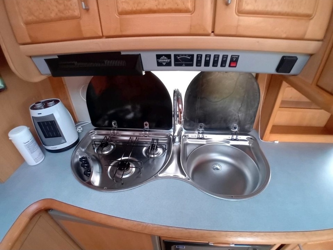 Karavan hobby exclusiv 2004 klimatizace - 7