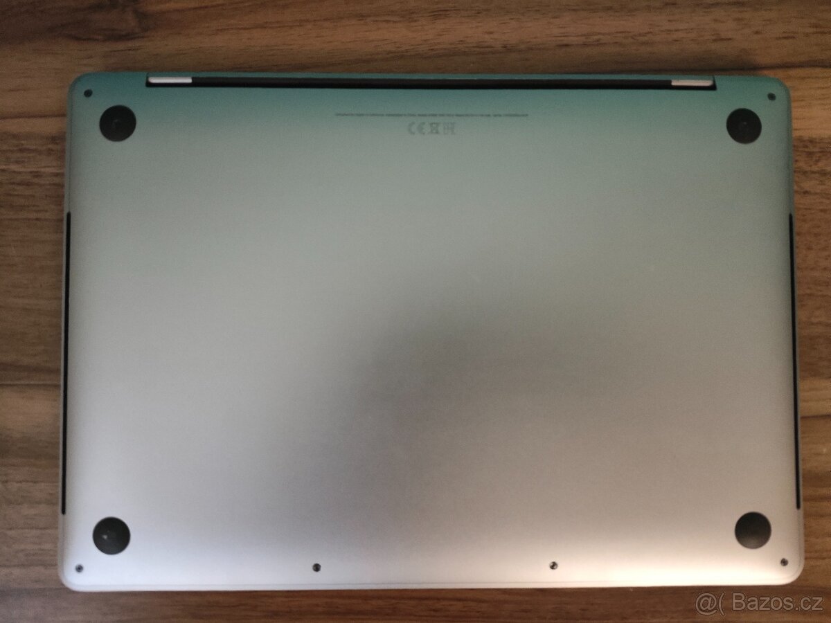 MacBook Pro 2018 | i5 • 8GB • 256GB SSD - 7