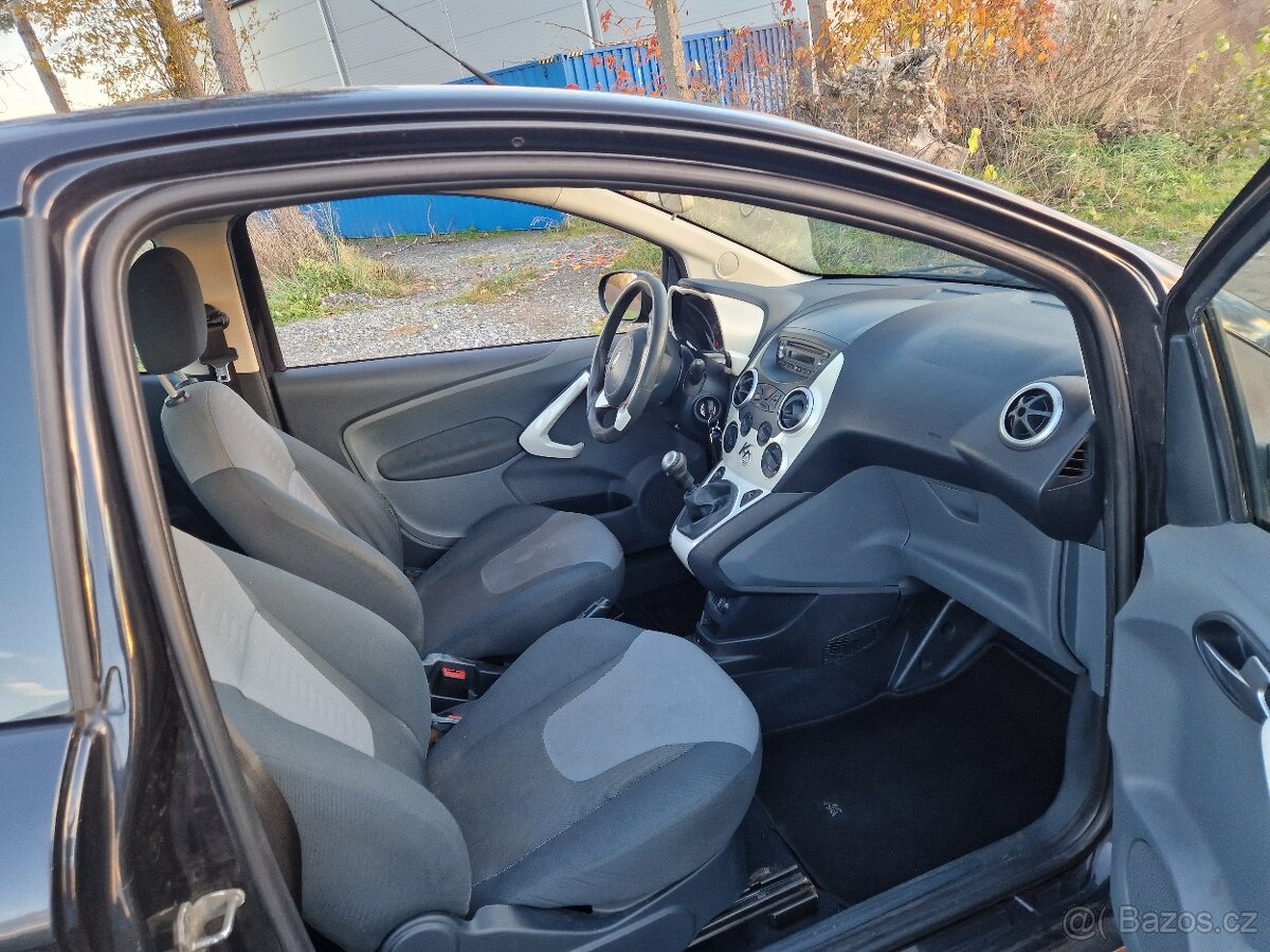 Ford Ka 1.3 benzin - Titanium - klimatizace - - 7