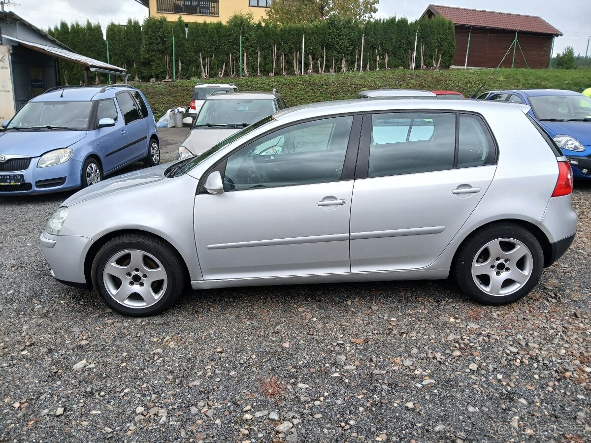 Volkswagen Golf 5 1.6 FSI COMFORT - 7