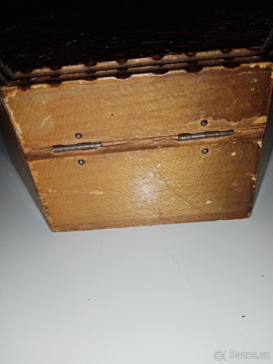 Stará šperkovnice santa a malé slunatko Retro - 7