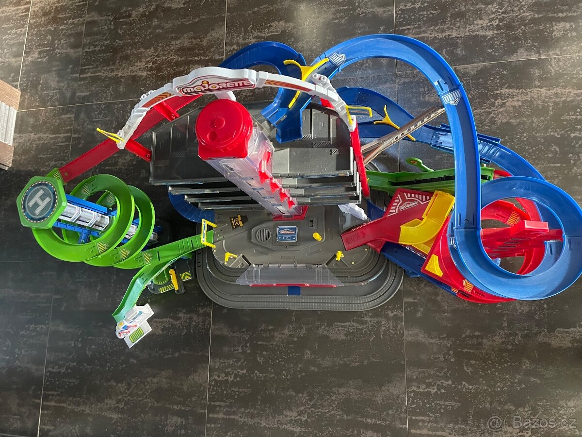 Velká garáž na autíčka - 7