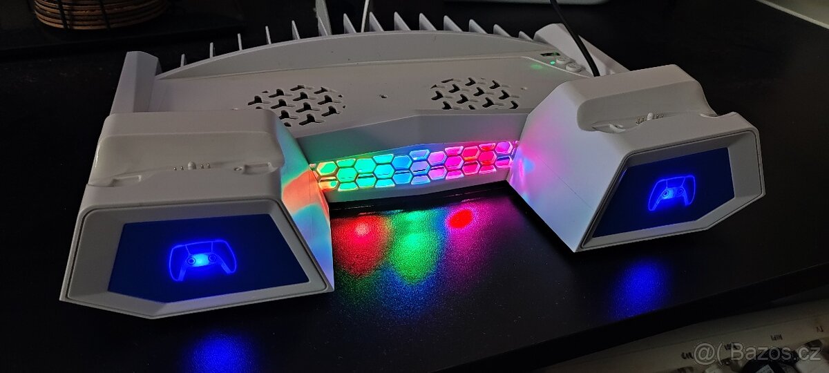 Prodám multifunkční nabíjecí stojan IPEGA na PS5 - 7