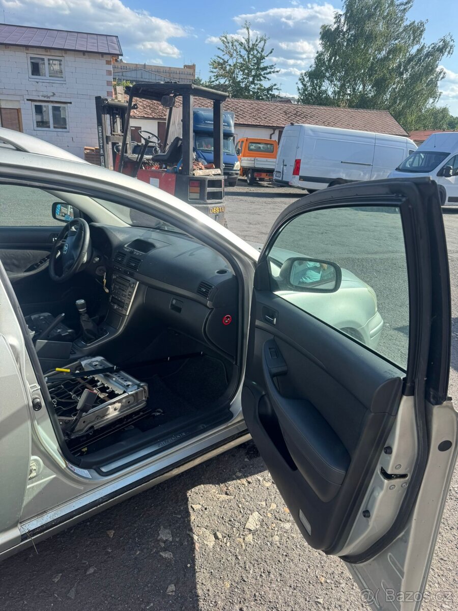 Toyota Avensis 2,2 diesel - 7