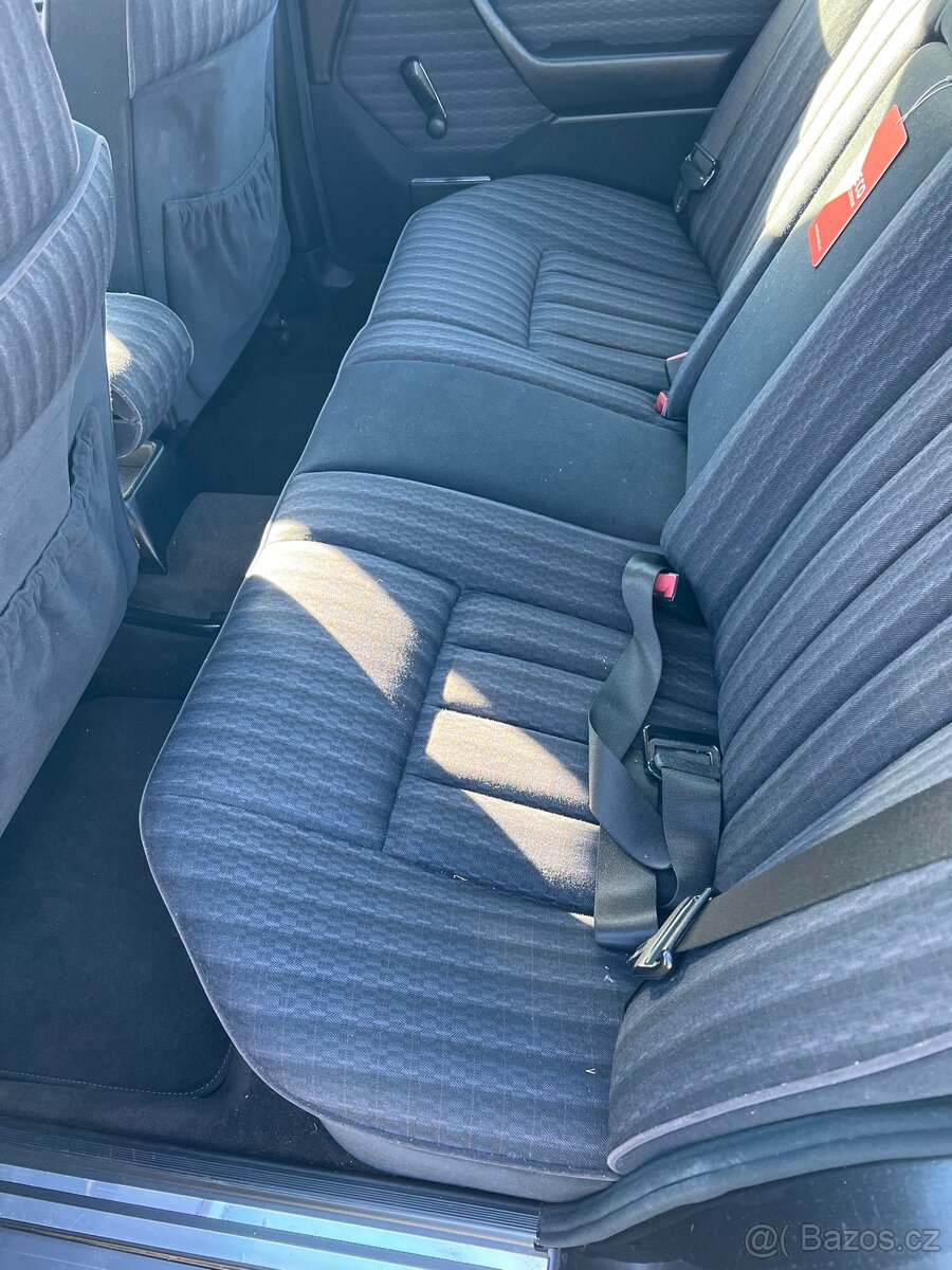 Snížená cena -Mercedes-Benz E220 Typ 11960 - 7