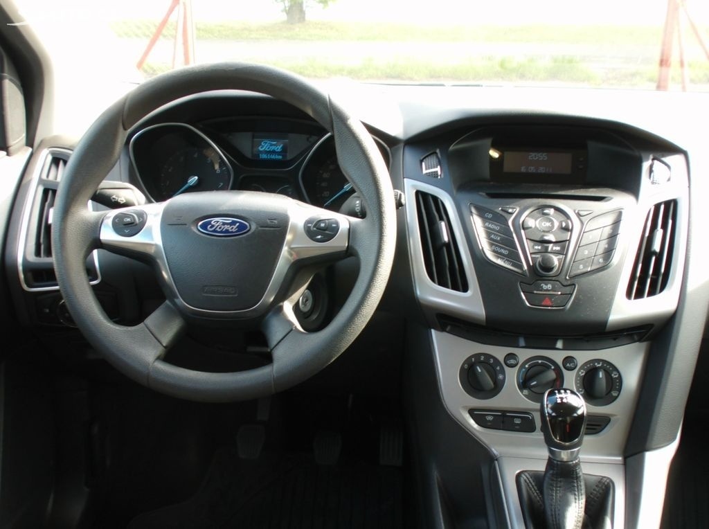 Ford Focus 1,6 16V kombi parksenzory,vyhřív sedadla,serviska - 7