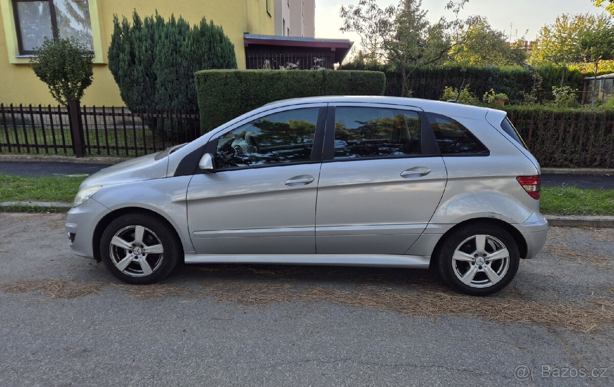 Mercedes-Benz B180 80kW Klima Tažné Facelift - 7