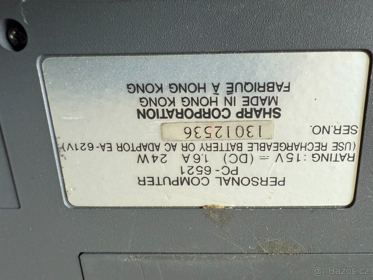 Stary retro notebook Sharp PC-6500 - 7