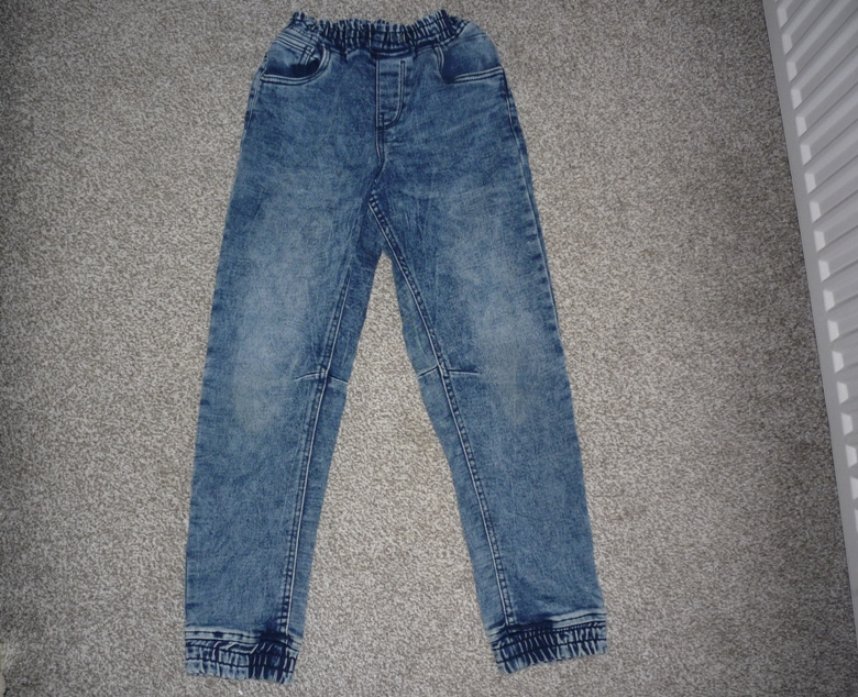 Černé džíny, rifle zn C&A, vel 146 - 7