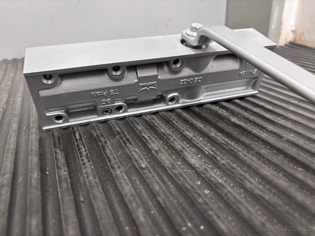 Dveřní zavírač - 7