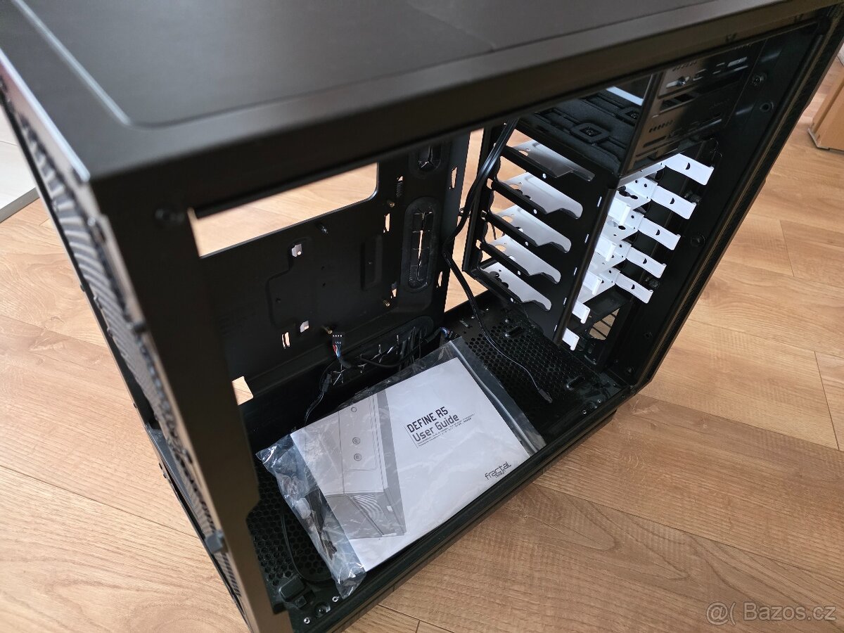 Fractal Design Define R5 Black + DVD-RW mechanika - 7