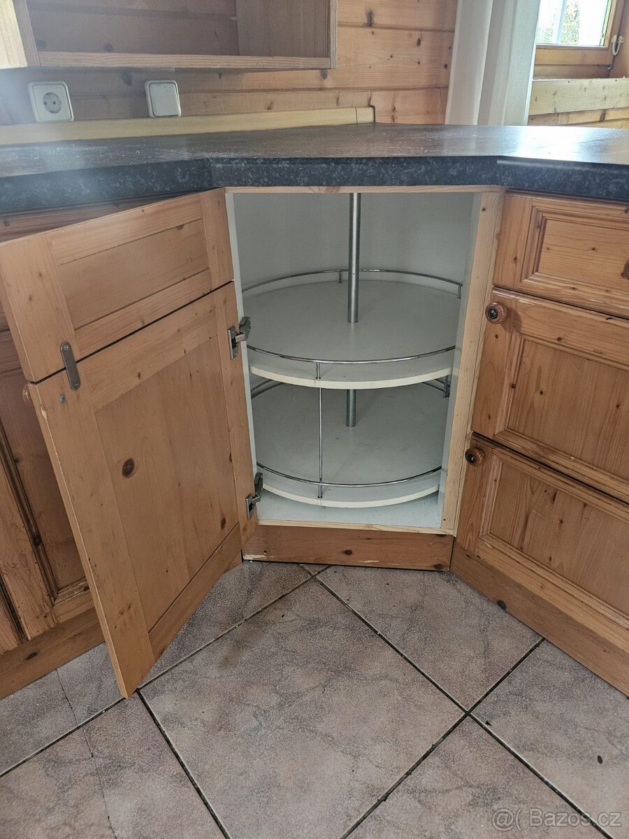 Masivní kuchyňská linka z Německa se spotřebiči - 7