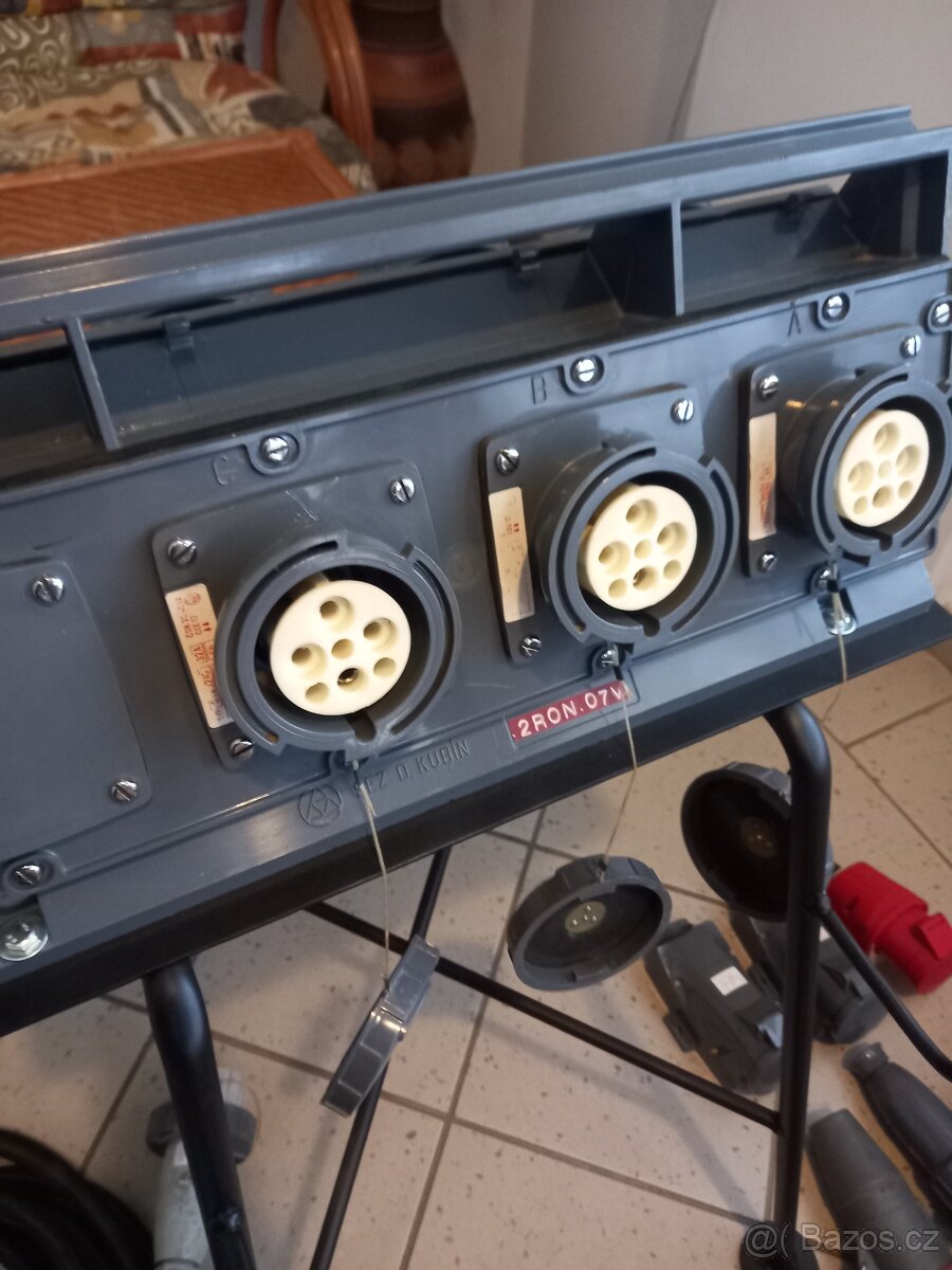 Rozvaděč 6x380V-32A TOP - 7