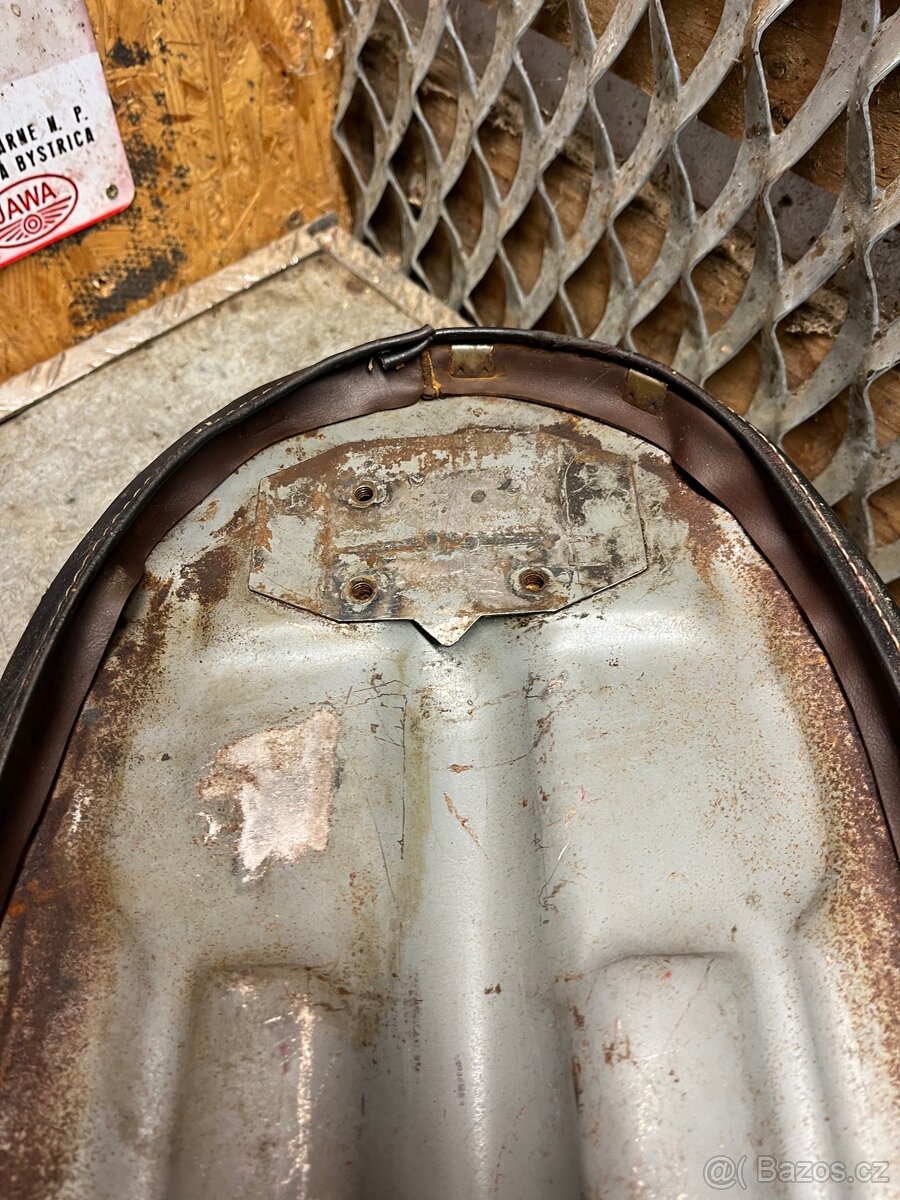 Sedlo Jawa pionýr - 7