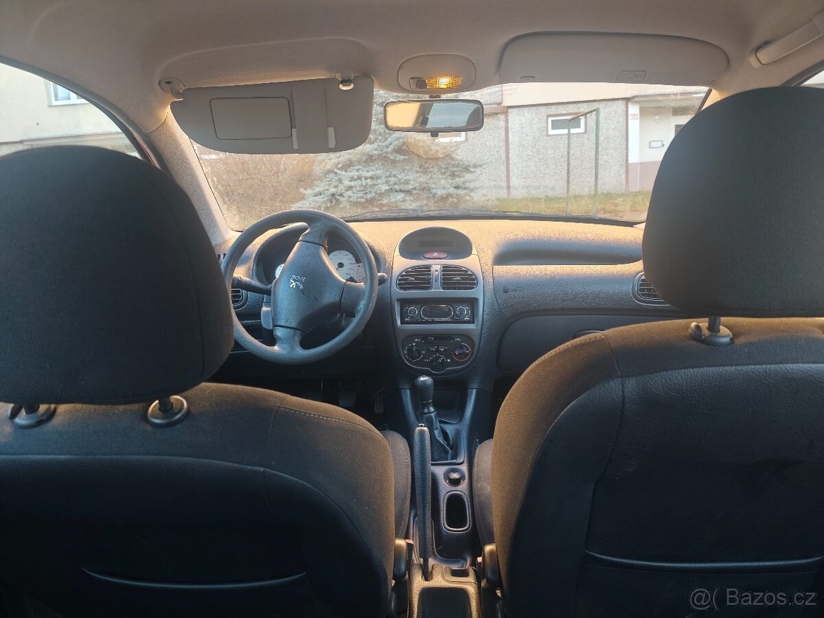 Peugeot 206 benzín - 7