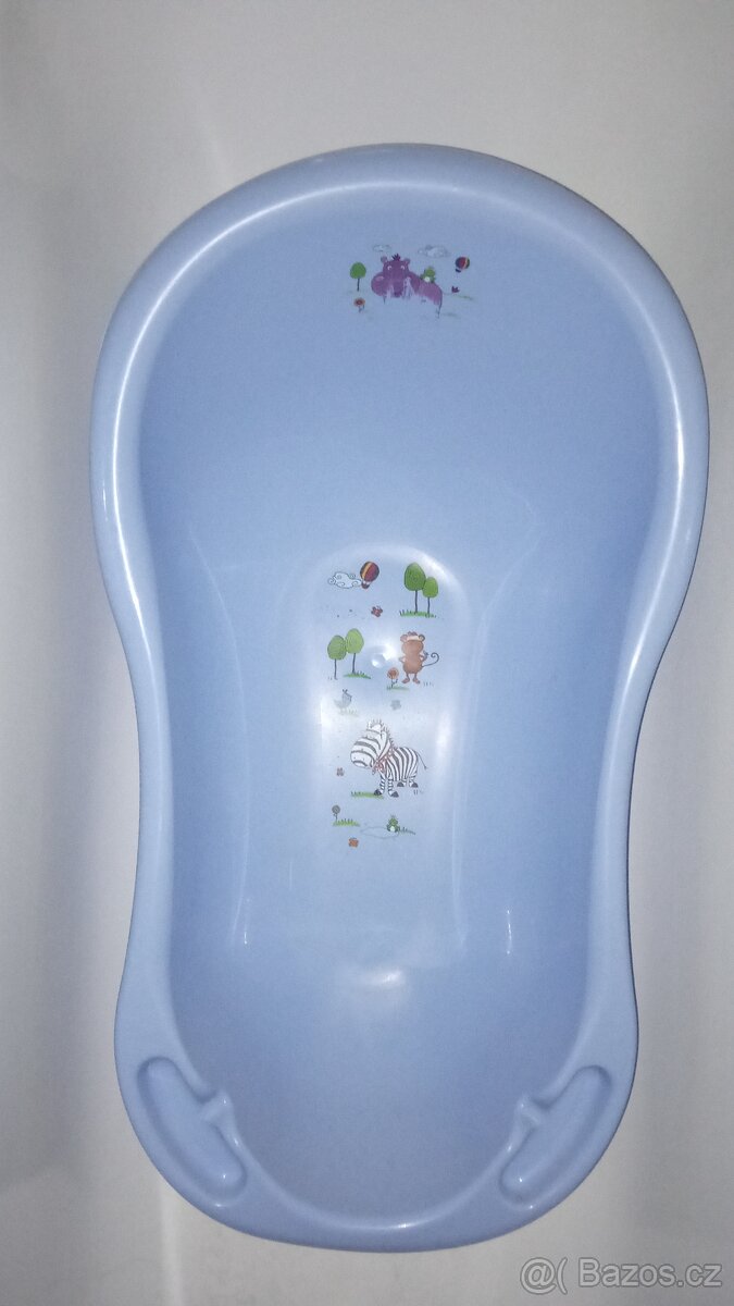 Prodám nafukovací sekeru, míč, košík, vaničku, čelenku .... - 7