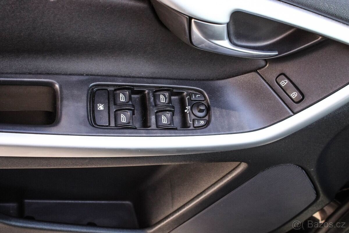 Volvo XC60 D5 AWD 4X4 - 7