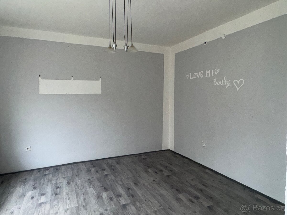 Pronajmu byt v Jirkově - 7