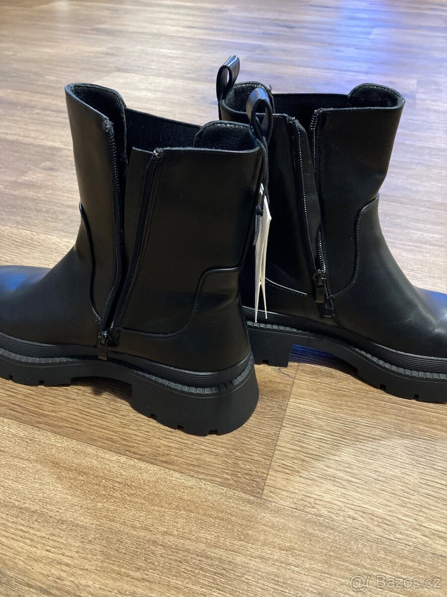 Boty Hause brand - 7