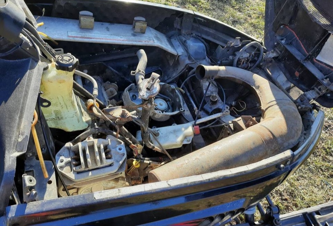 Díly pro sněžný skútr Polaris Indy 500 - 7