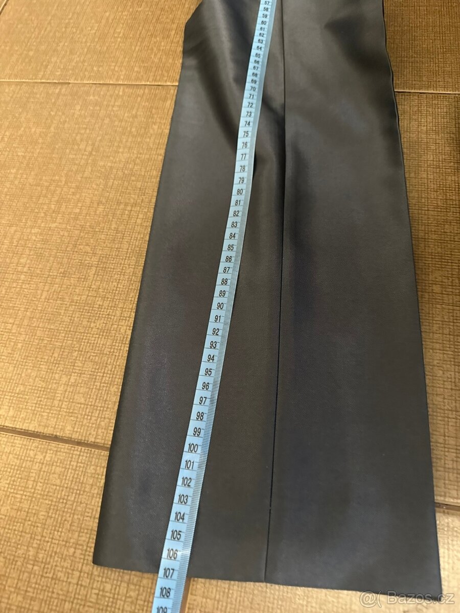 Elegantní tmavý pánský oblek - 7