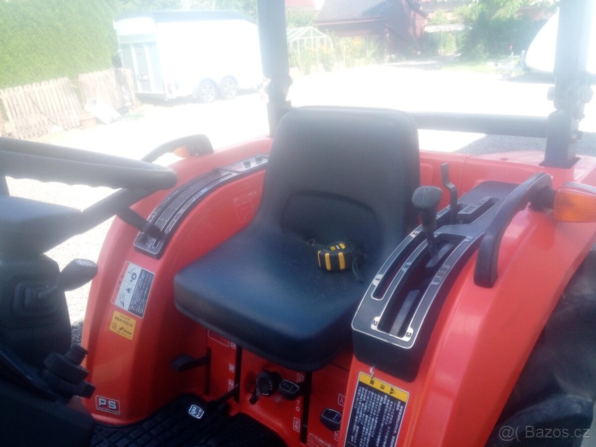 Hinomoto NZ 230 s nakladačem - 7