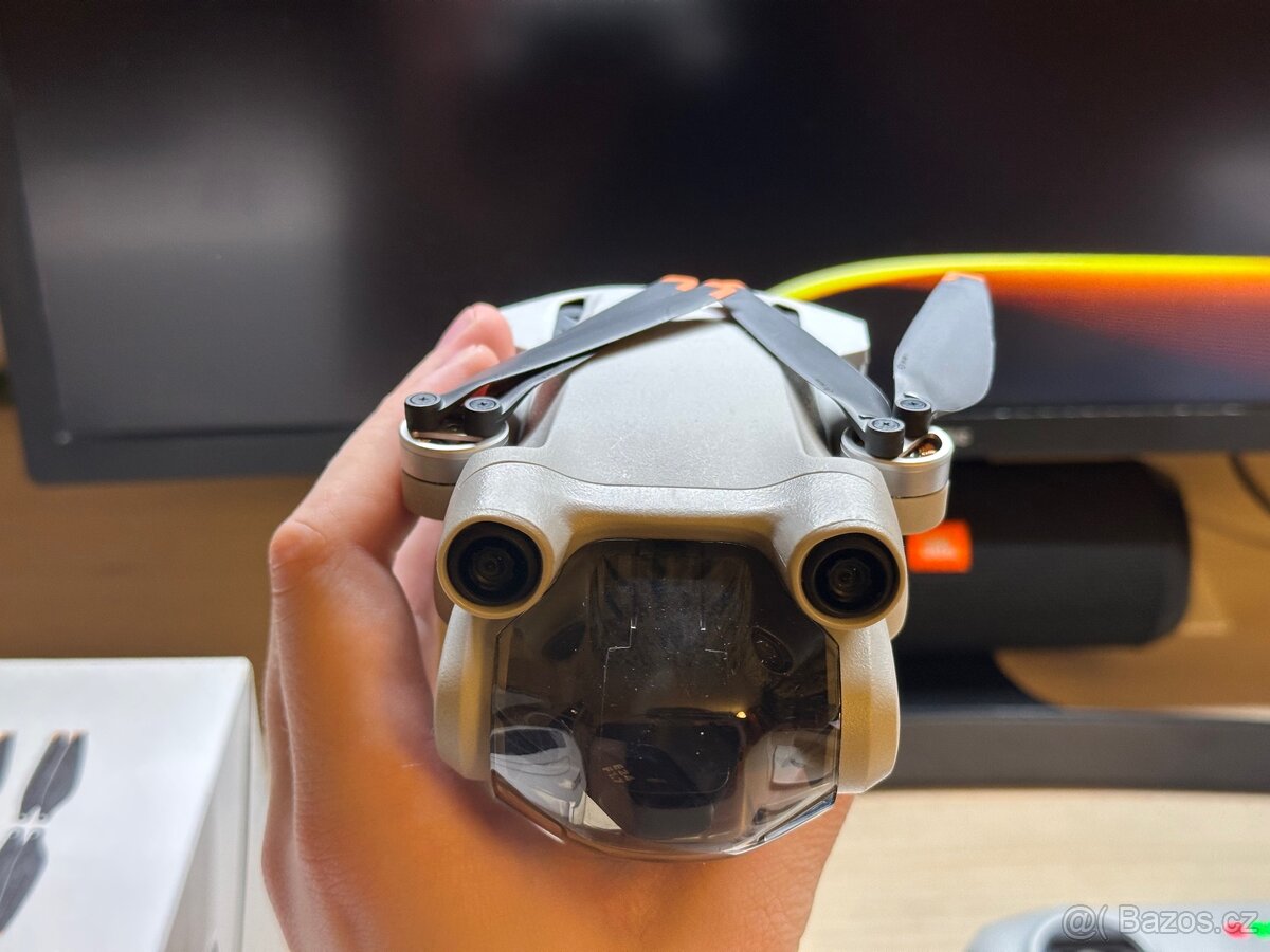 Dron DJI Mini 3 Pro + DJI RC + Fly More Kit Hezký stav - 7