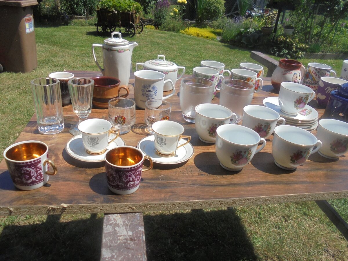 skleničky a hrnečky - 7