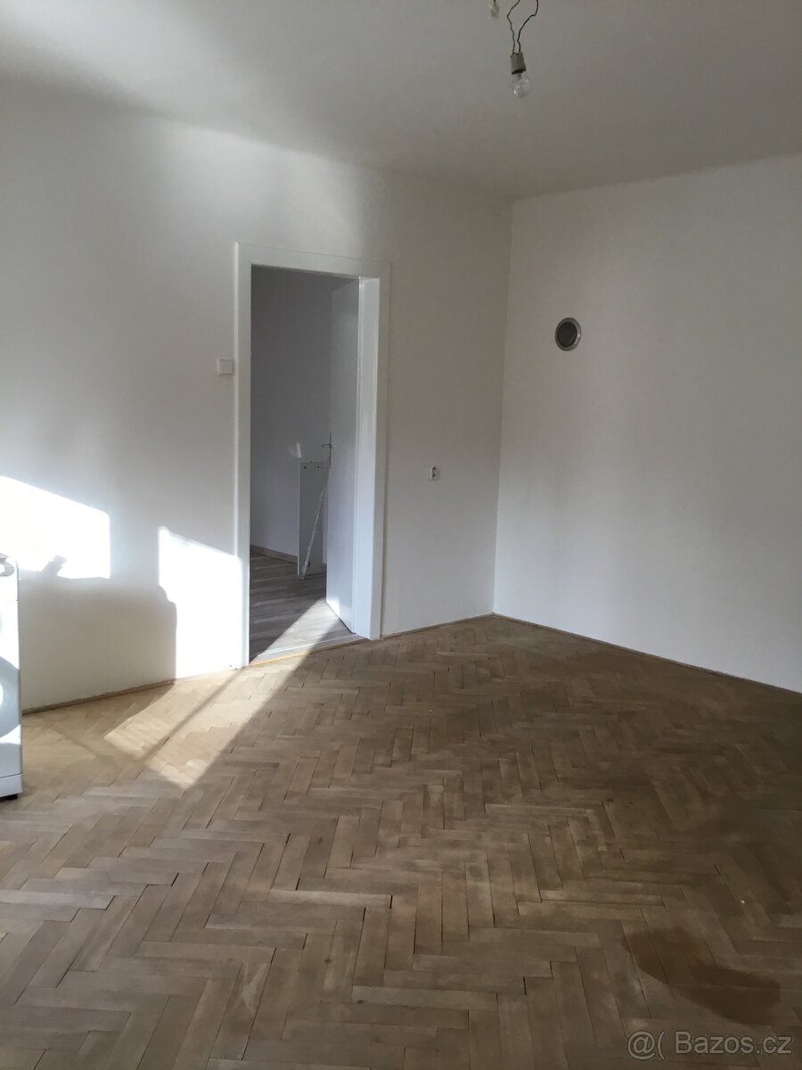 Pronájem bytu 2+kk - 7