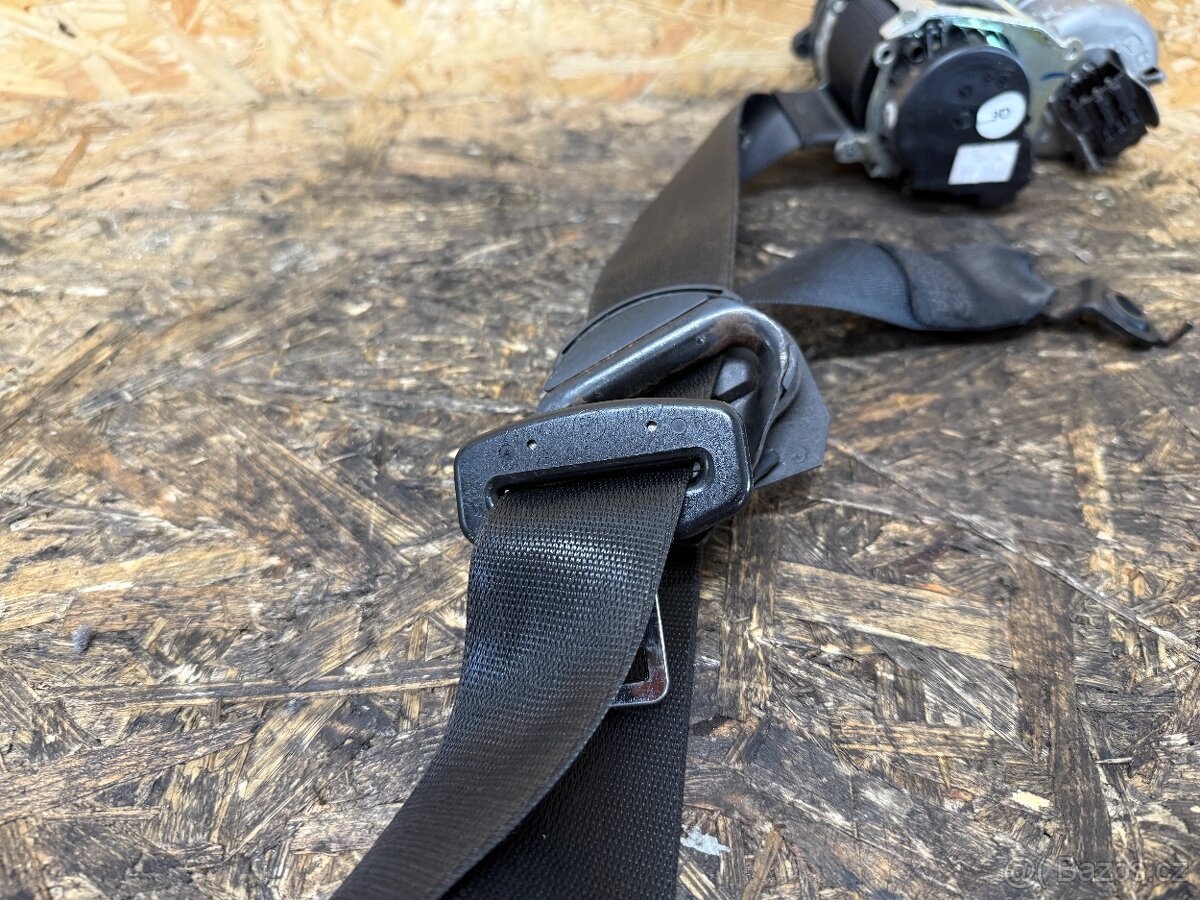 PŘEDNÍ PÁSY MERCEDES W164 - 7