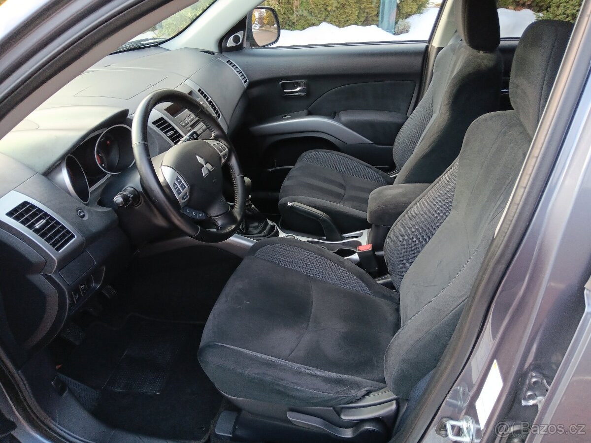 Mitsubishi Outlander, 2.2 DI-D 4x4 115Kw 7míst - 7