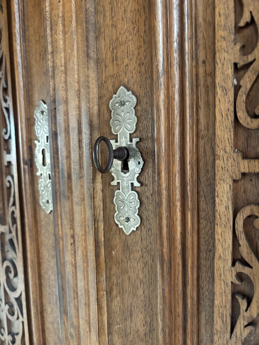 Skříň -jídelní sekretář - 7