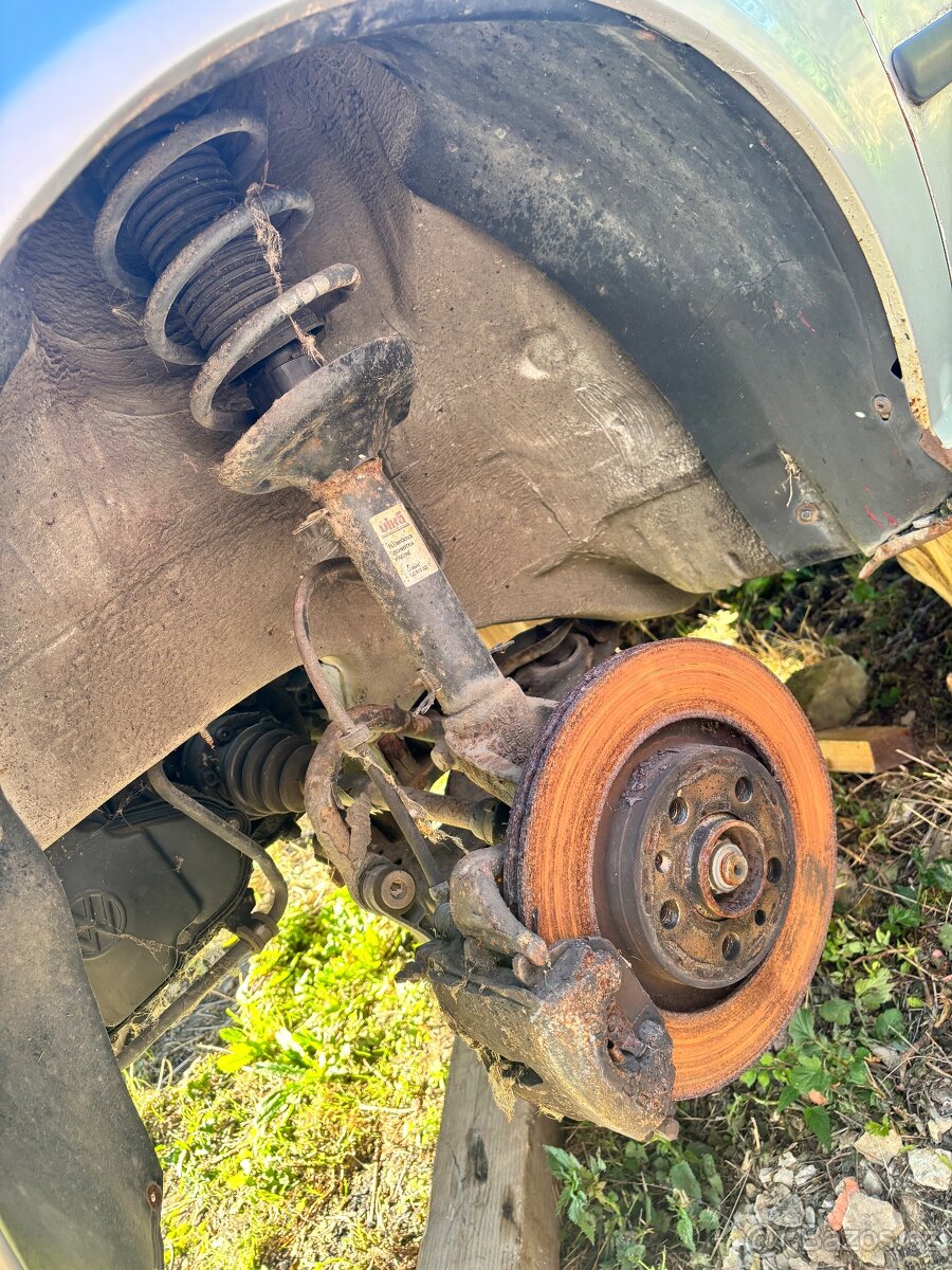 Škoda octavia 1 1.9tdi 66kw předface díly z vozu - 7