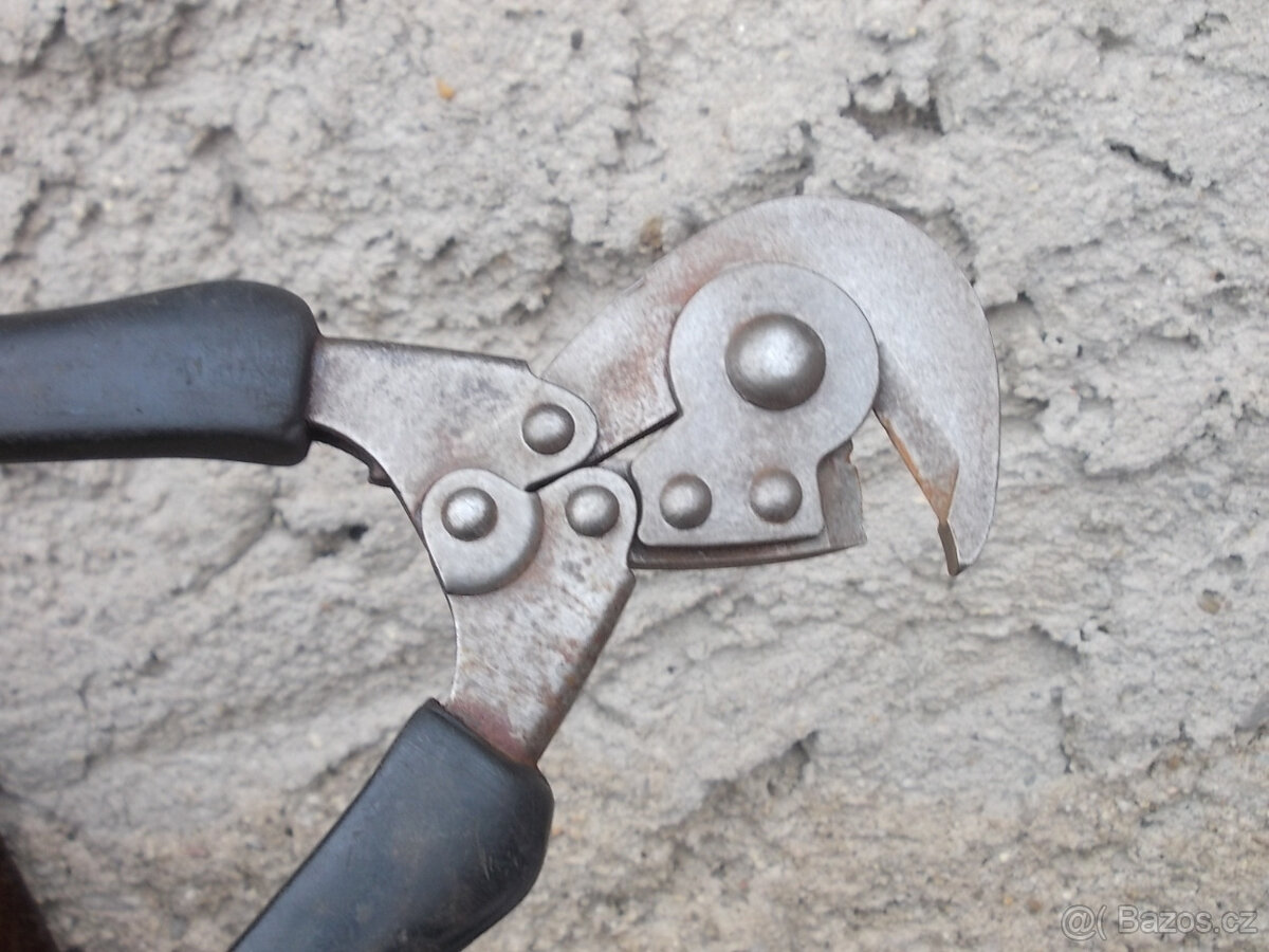 ŠTIPACÍ KLEŠTĚ VOJSKO USA VALKA 1943 ARMADA - 7