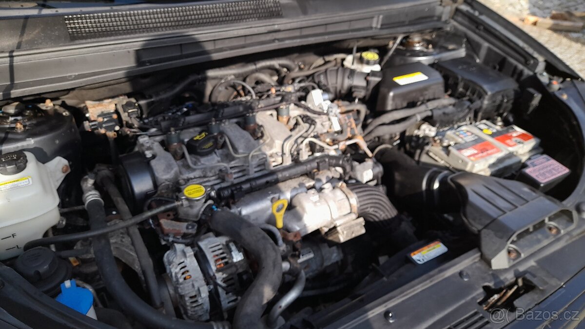 Kia Carens 2.0 CRDi 16V 103kW rodinné auto-SLEVA - 7