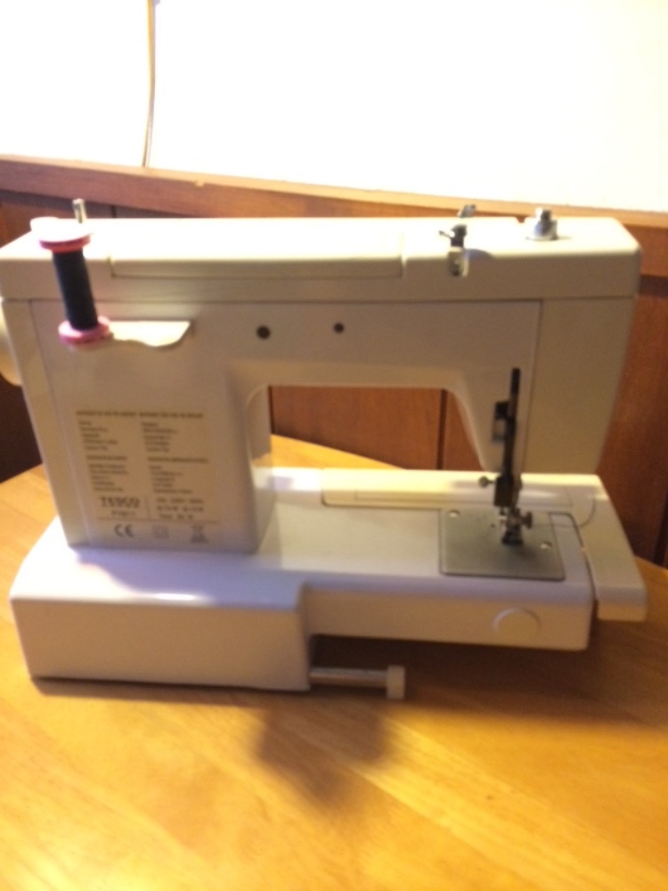 Šicí stroj - - 7
