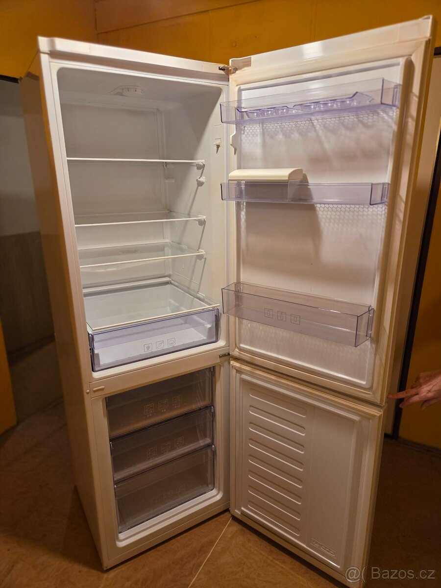 Lednice s mrazákem Beko - 7