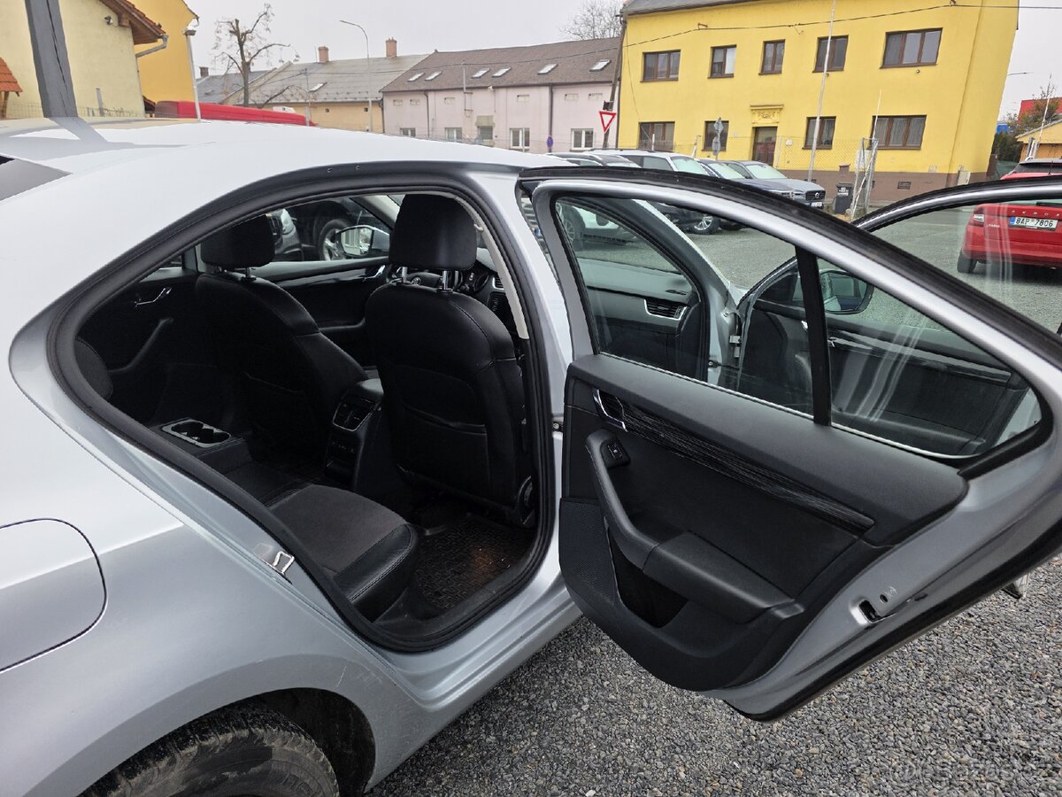 Škoda Octavia
III.1.6 TDI Led Kůže - 7