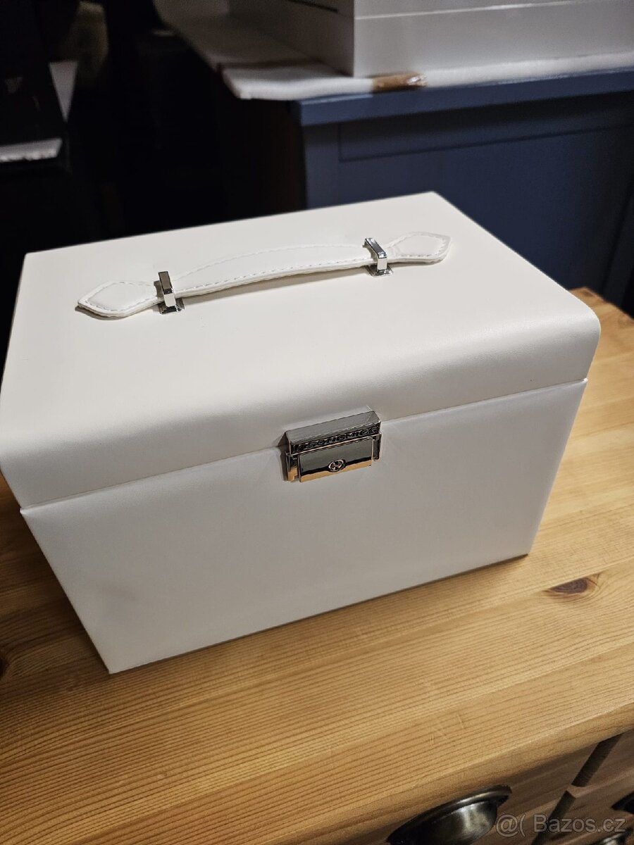 NOVÁ ŠPERKOVNICE - 7