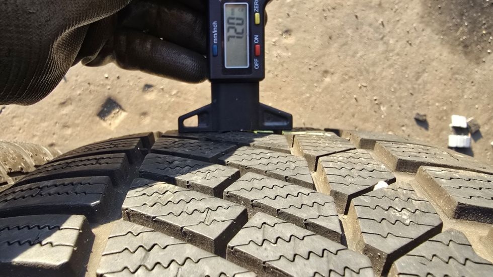 Zimní pneu 225/55/17 Continental - 7