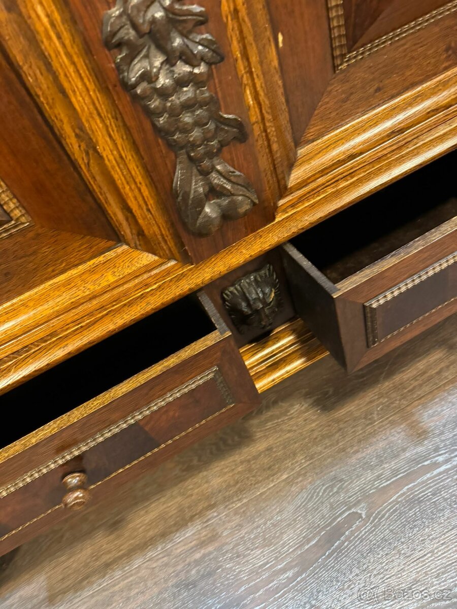 Monumentální skříň (141014) - 7